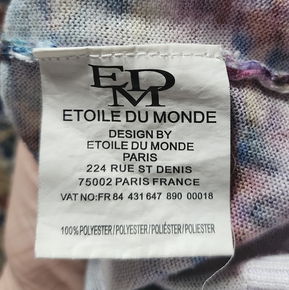 Etoile Du Monde Paris Scene Vneck Shirt - Picture 2 of 5